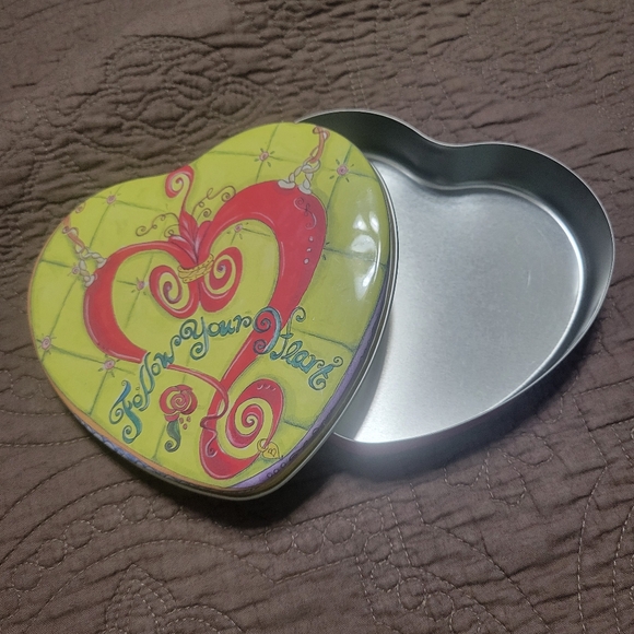 Brighton Large Metal Tin Follow Your Heart Trinket Jewelry Gift Box - Picture 1 of 9